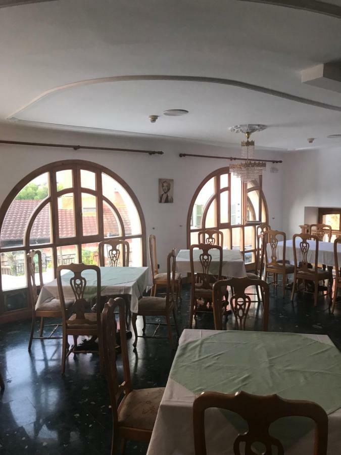 Hostal Ansonea Bera  Ngoại thất bức ảnh